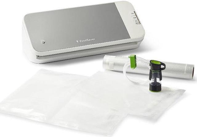 Foodsaver Vacuum Sealer Machine System with Bonus Handheld Vacuum Sealer in White