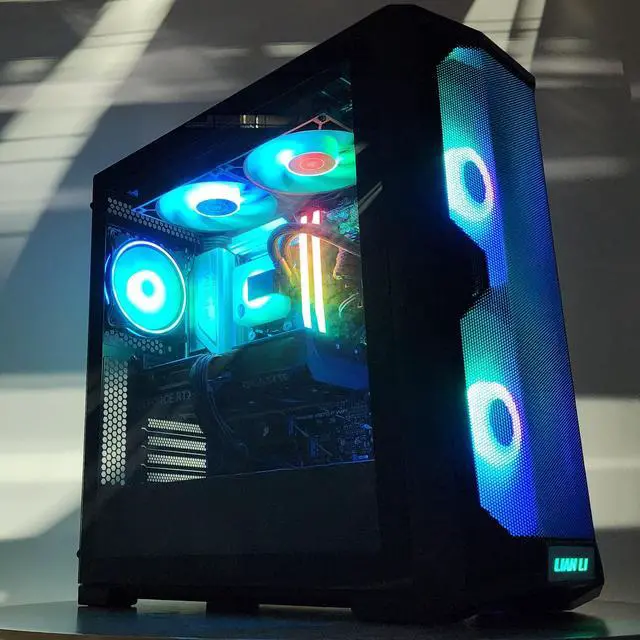 Gaming PC Ryzen 9 7950X3D 32GB RAM 1TB SSD RTX 4070 Ti SUPER 16GB