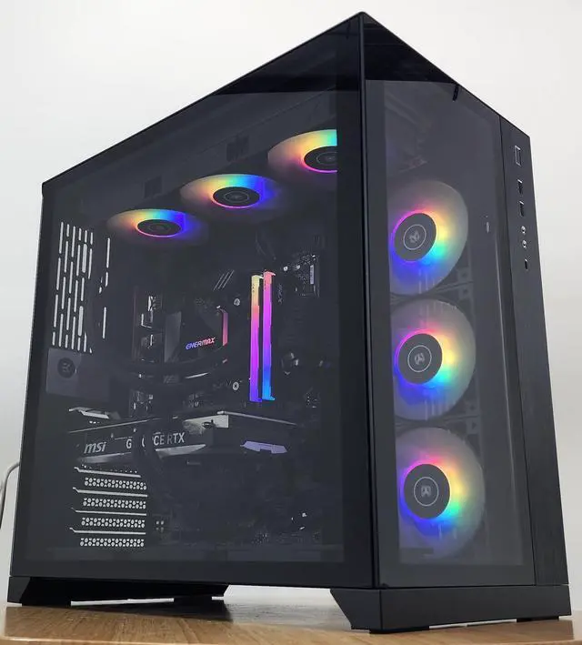 PCケース(自作PC用) Ryzen 9 9900X PNY 4070ti super Shadowforge (9900X, 4070 Ti Super) - first build! by Lucko