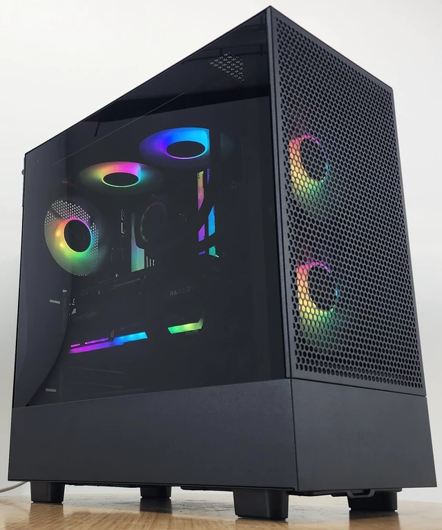 Refurbished: Gaming PC Ryzen 7 7700 32GB RAM 1TB SSD RX 7800 XT 