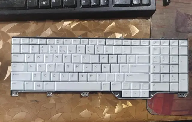 Main image of replacement keyboard for Alienware 17 R5 Area 51m 062W10 NSK-EYBBC for Dell US  With RGB Backlit