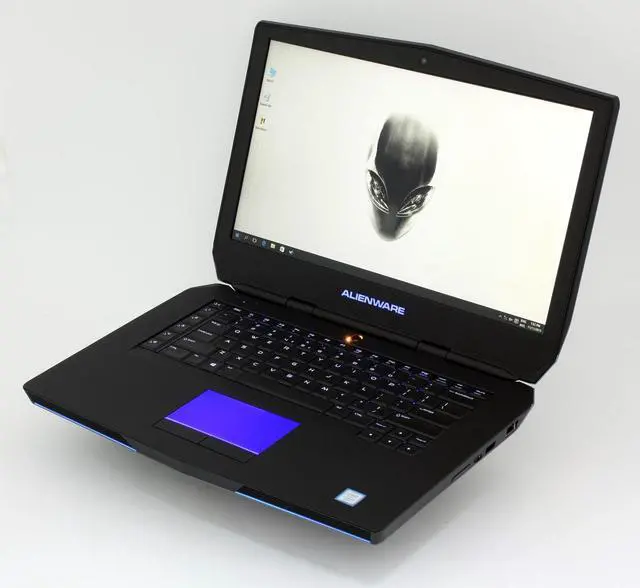 Alt view image 2 of 7 - Dell Alienware 15 R1 15.6-Inch 4K Touch Gaming Laptop ( Intel Core i7-4720HQ 2.60Ghz, 16GB RAM, 128GB SSD + 500GB Hard Drive, NVIDIA GeForce GTX 980M 4GB, Windows 11 Home ) Grade A
