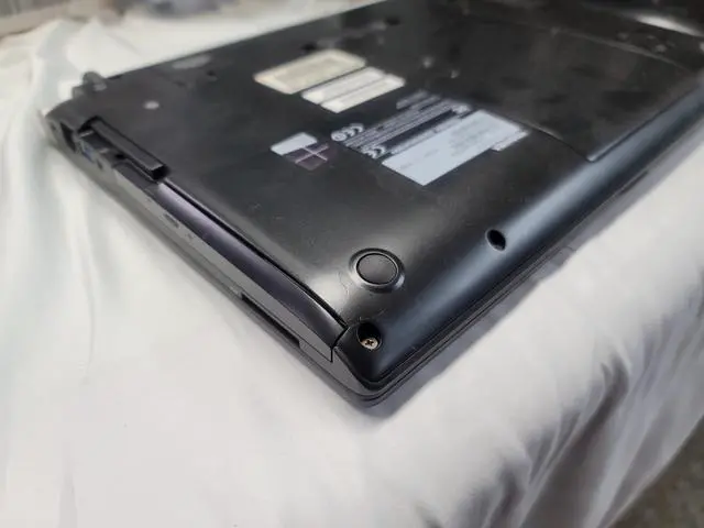 Alt view image 7 of 7 - Toshiba Portege R30-A 13.3" 1366x768 HD Laptop PC, Intel Core i5-4210M 2.6GHz, 6GB DDR3 RAM, 256GB SSD, DVD±RW, Windows 10 Pro Grade B