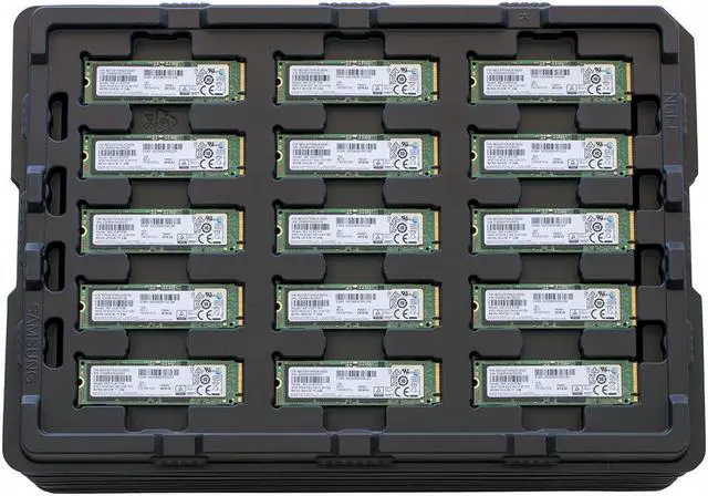 Alt view image 4 of 8 - 1TB Samsung PM981 PCIe 3.0 NVMe M.2 SSD MZ-VLB1T00