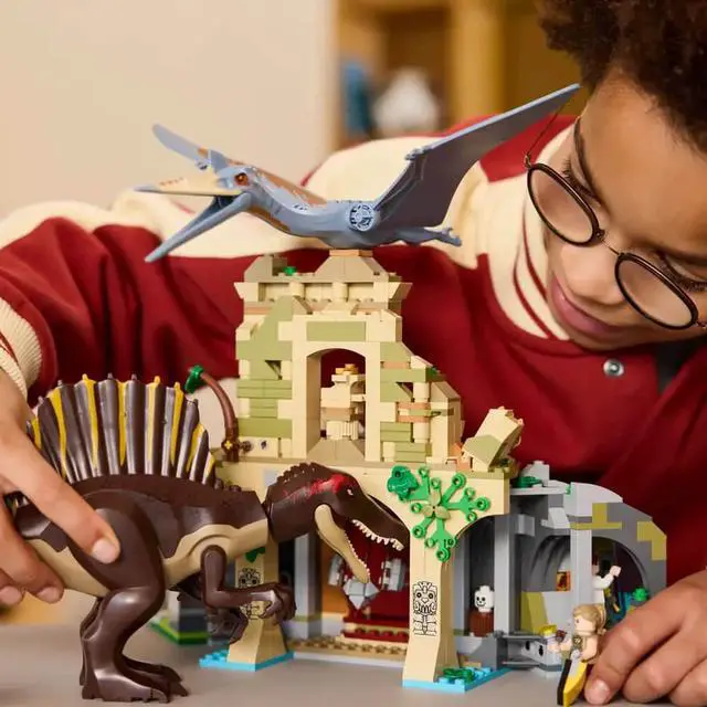 Alt view image 2 of 7 - LEGO 76976 Jurassic World Spinosaurus and Quetzalcoatlus Air Mission