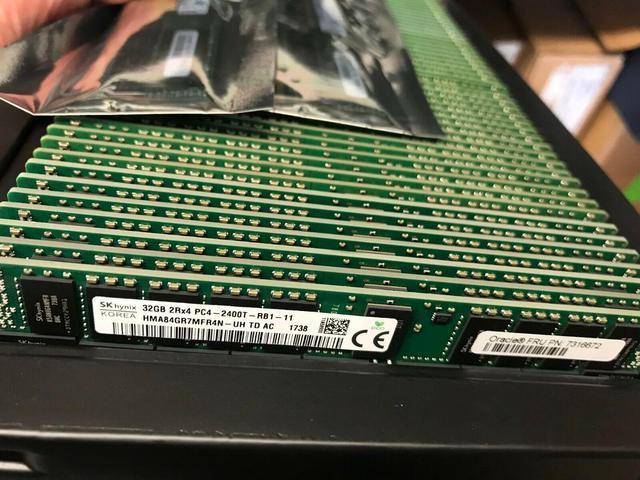 Hynix HMA84GR7MFR4N-UH 32GB DDR4-2400 ECC REG DIMM Server Memory