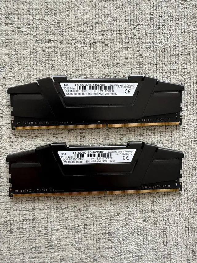 Main image of G.SKILL Ripjaws V Series 16GB (2 x 8GB) 288-Pin PC RAM DDR4 3200 (PC4 25600) Desktop Memory Model F4-3200C16D-16GVKB