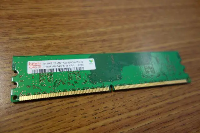 Alt view image 3 of 15 - SAMSUNG M393B2G70Bh0-Yk0  Server Memory Module