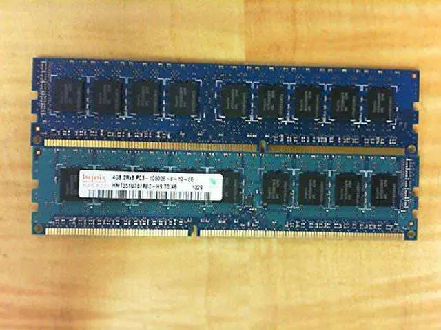 Main image of HYNIX HMT351U7BFR8C-H9 4GB SERVER DIMM DDR3 PC10600(1333) UNBUF ECC 1.5v 2RX8 240 512MX72 256mX8 CL9