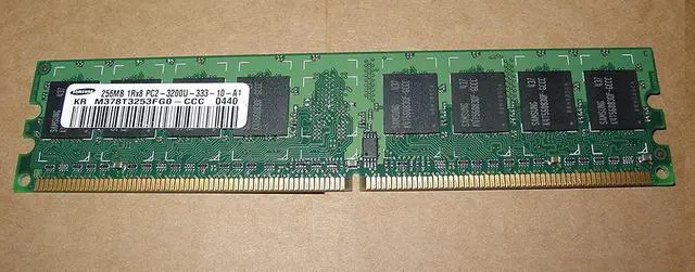 Main image of M378T3253FG0-CCC:SAMSUNG 256MB PC2-3200 CL3 DDR2-400 240-PIN