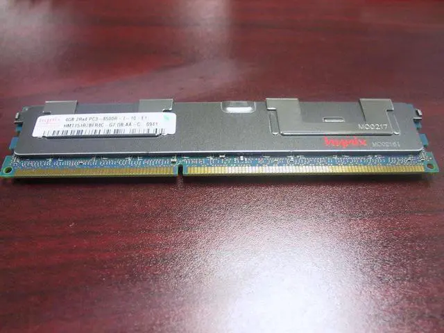 Main image of DELL HMT151R7BFR4C-G7 Hynix 4gb Pc8500/1066mhz Ecc Reg Ddr3 - G484D
