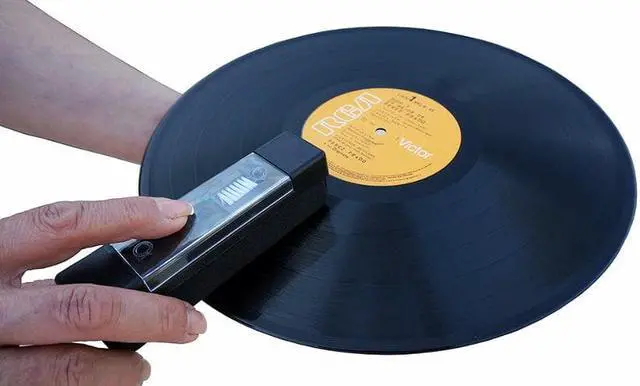 Alt view image 4 of 6 - Boytone Anti-Static Carbon Fiber record & LP Vinyl cleaner washer With Stylus brush