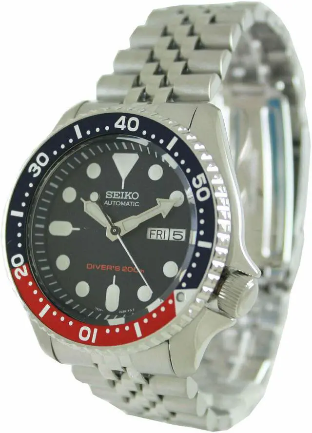 Alt view image 3 of 11 - Seiko Men's Automatic Black Dial Black Rubber Watch SKX007J1