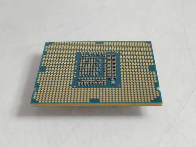 Alt view image 6 of 8 - INTEL Sr0Ph Xeon Quadcore E31220V2 3.1Ghz 5Gt S Dmi 8M L3 Cache Socket Lga1155 22Nm 69W Processor Only