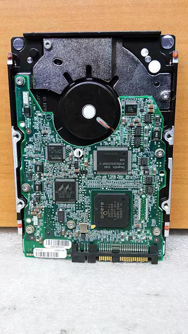 Alt view image 4 of 5 - MAXTOR 8J300S0 Atlas 300Gb 10000Rpm 16Mb Buffer Rohs Compliant Sas 3Gbps 3.5Inch Low Profile (1.0Inch) Hard Disk Drive
