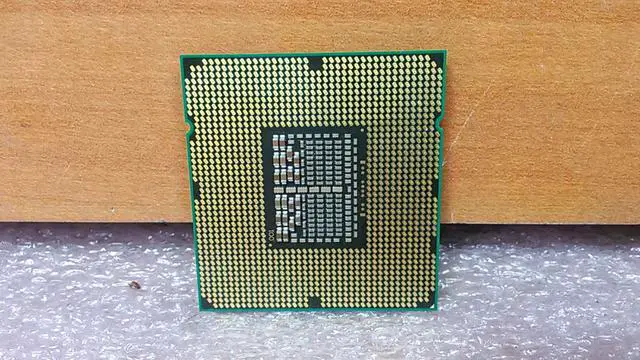 Alt view image 2 of 3 - Intel SLBKP Core i7-930  LGA 1366/Socket B 2.8GHz Desktop CPU