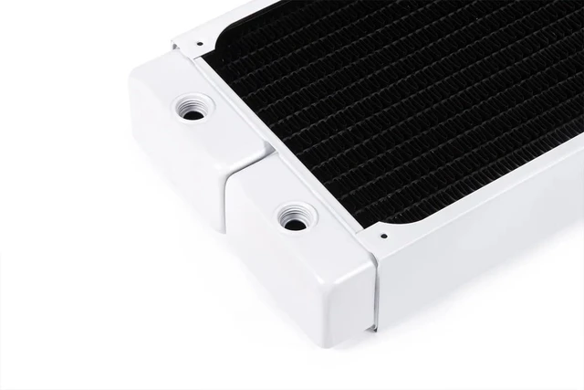 Alt view image 10 of 13 - Alphacool HPE-45 Full Copper 360mm Radiator - White (10227)