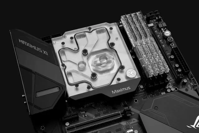 Alt view image 4 of 8 - EKWB EK-Momentum ROG Maximus XI Extreme Monoblock, Digital RGB