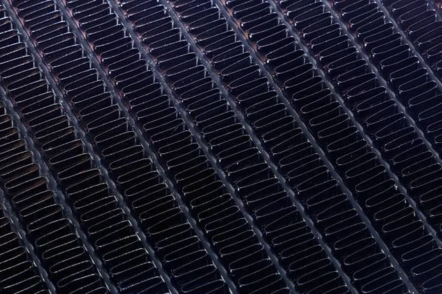 Alt view image 5 of 10 - Alphacool NexXxos UT60 Full Copper Radiator 420, 140mm x 3, Triple Fan, Black