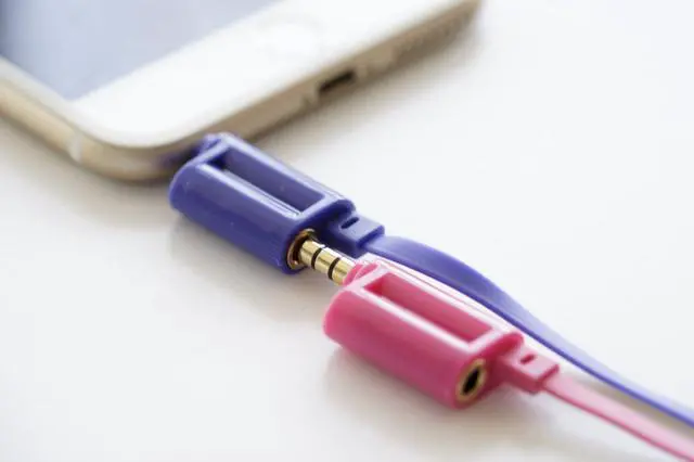 Alt view image 2 of 6 - Onanoff BuddyPhones Explore Blue