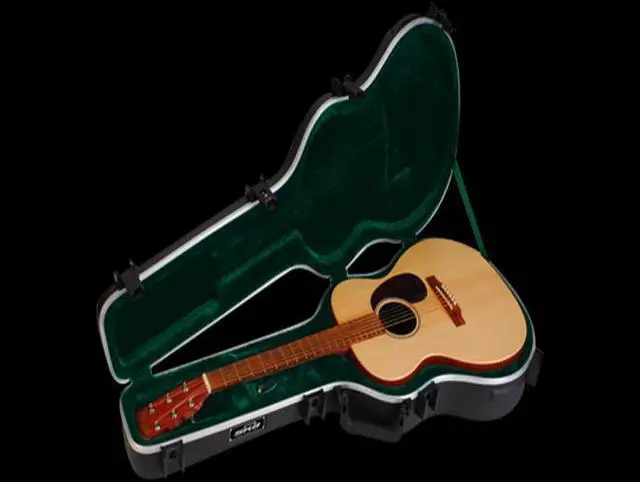 Alt view image 3 of 9 - SKB 000 Sized Acoustic Guitar Hardshell Case #1SKB-000