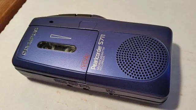 Main image of Olympus S711 Pearlcorder Microcassette Recorder_Gold