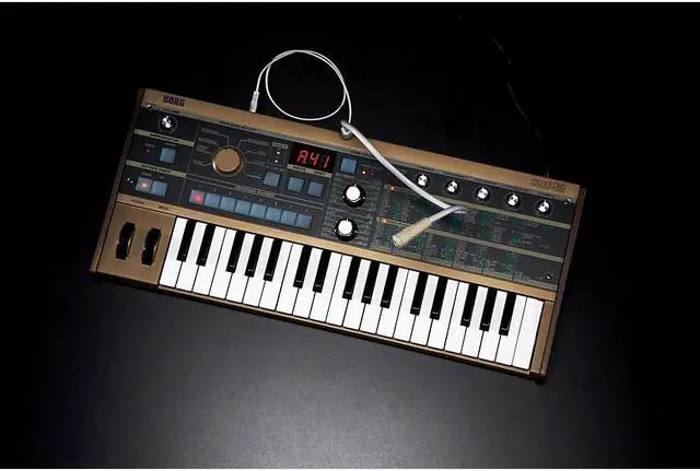 Alt view image 2 of 3 - Korg microKorg 37-Key Analog Modeling Synthesizer/Vocoder