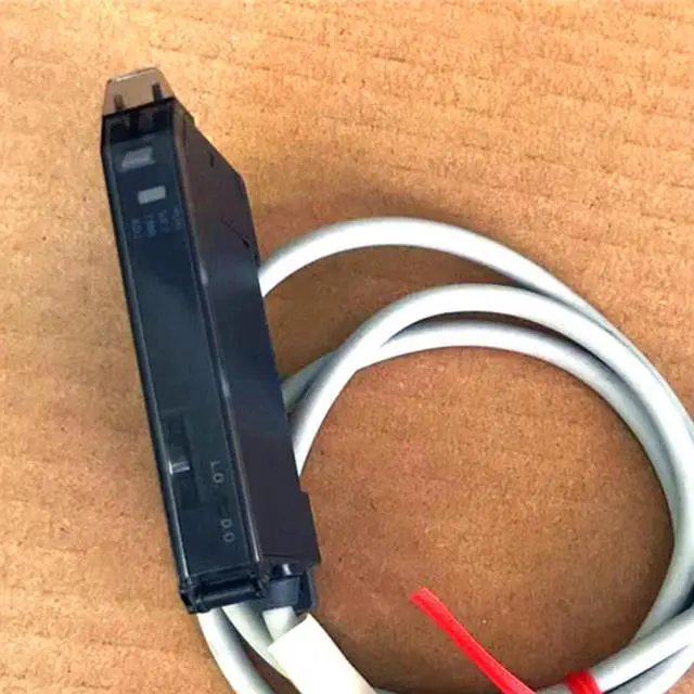 Alt view image 2 of 2 - YAMATAKE Azbil HPX-NT1 Photoelectric Sensor New