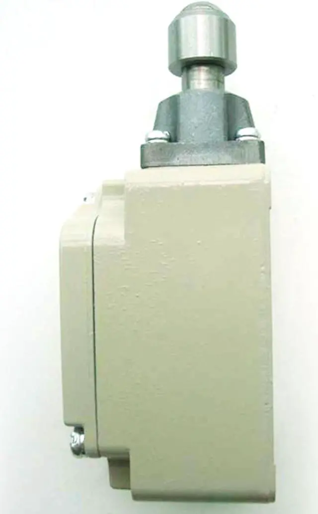 Alt view image 2 of 2 - YAMATAK Azbil 2LS-J6E Travel Limit Switch New