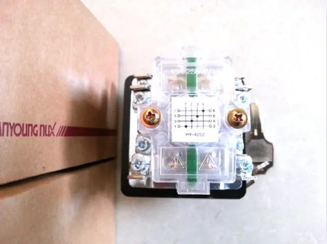 Alt view image 2 of 4 - HANYOUNG HY-MRK-S-K4202 KEY CAM Switch New