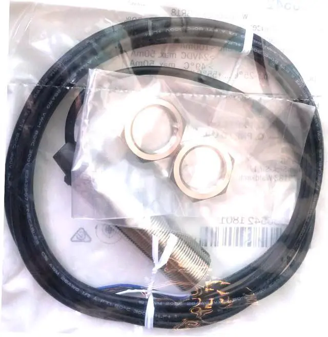 Alt view image 4 of 4 - SICK GRTE18-P1112 Cylindrical photoelectric sensors  ,PNP,New