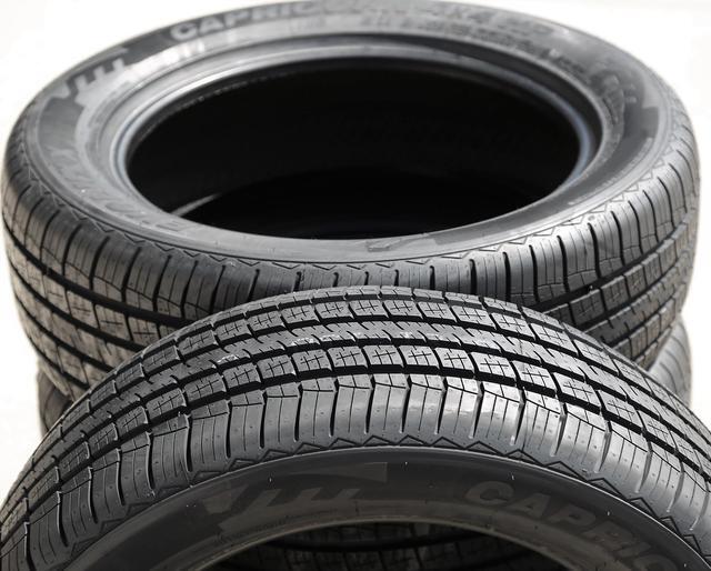 Alt view image 3 of 7 - 275/55R17 109V - Evoluxx Capricorn 4X4 HP Performance All Season Tire