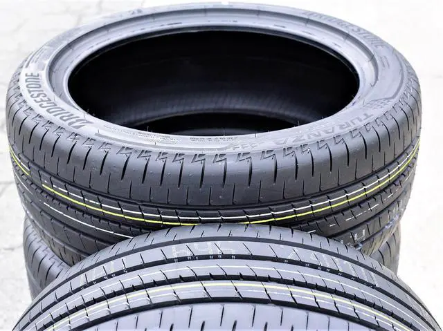 Alt view image 3 of 8 - Bridgestone turanza t005a P235/40R19 92V bsw summer tire