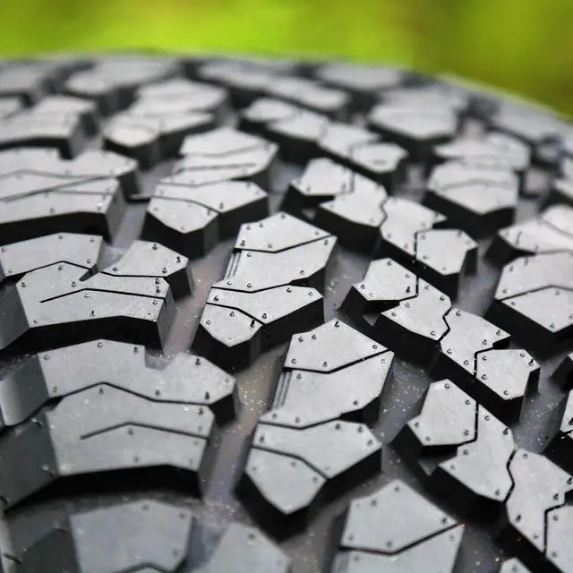 Alt view image 2 of 7 - 275/60R20 116H XL - Lancaster LS-37 A/T All-Terrain Tire