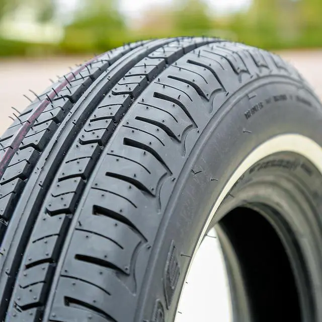 Alt view image 2 of 7 - 235/75R15 105T - Starfire Solarus Classic Touring All Season Tire