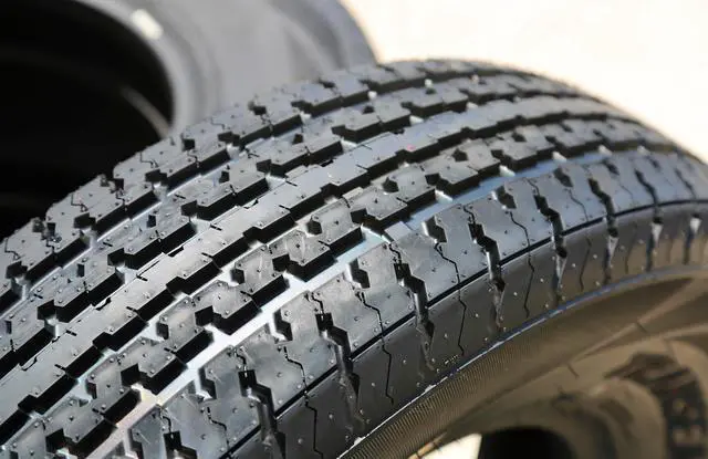 Alt view image 4 of 7 - 205/75R15 111/106L E (10 Ply) - Transeagle ST Radial II Highway All Season Tire