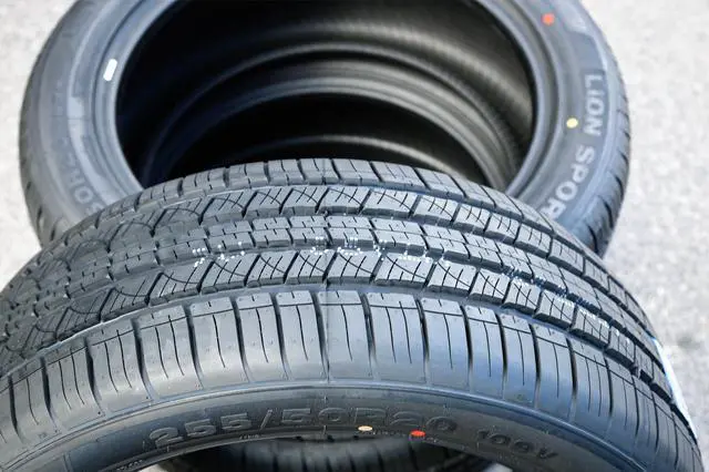 Alt view image 4 of 8 - LEAO LION SPORT 4X4 HP 255/50R20 109V 40000 BSW TIRE