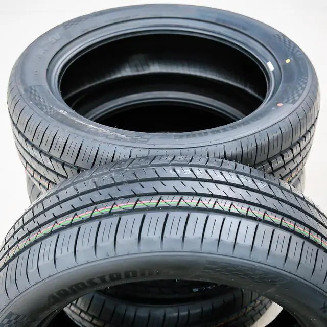 Alt view image 4 of 7 - 265/40R22 106Y XL - Armstrong Tru-Trac SU High Performance All Season Tire