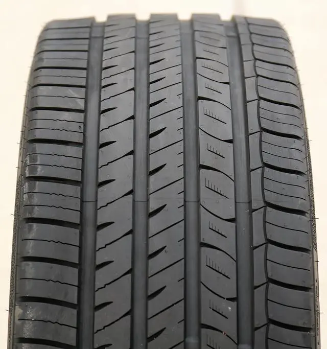 Alt view image 3 of 7 - 305/30R26 109W XL - Evoluxx Capricorn UHP High Performance All Season Tire