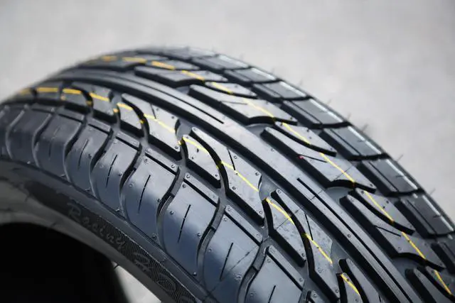 Alt view image 6 of 7 - 205/40R17 ZR 84W XL - Haida Racing HD921 High Performance Tire