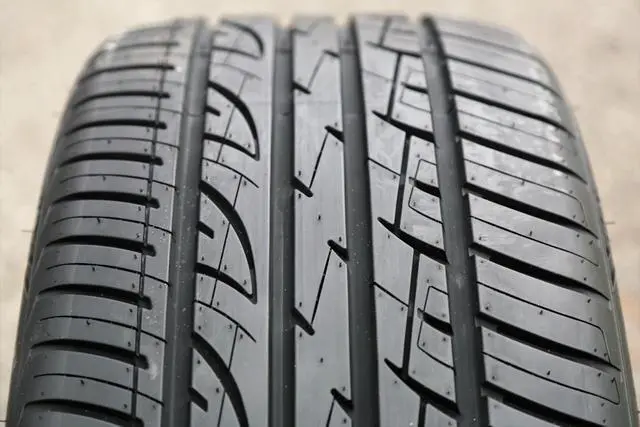 Alt view image 4 of 7 - 265/30R22 ZR 97W XL - Landgolden LGS87 High Performance All Season Tire