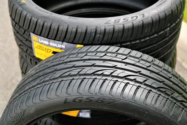 Alt view image 6 of 7 - 265/30R22 ZR 97W XL - Landgolden LGS87 High Performance All Season Tire