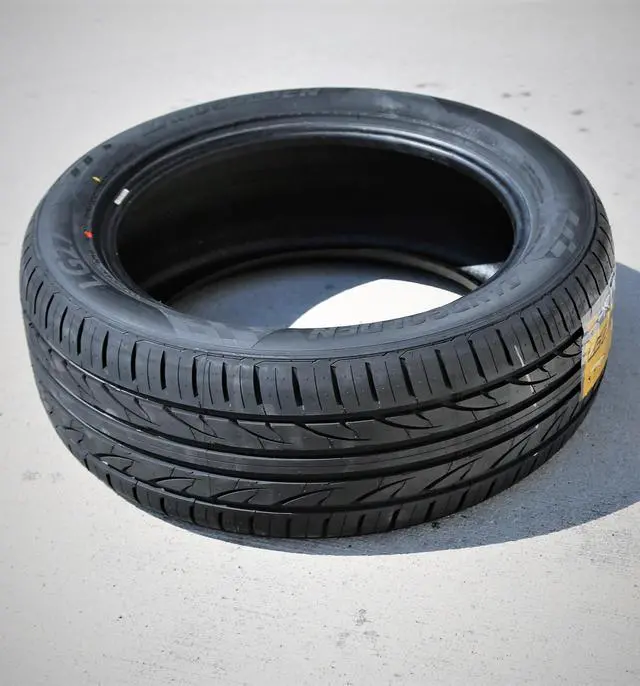 Alt view image 4 of 7 - 215/40R18 ZR 89W XL - Landgolden LG27 High Performance All Season Tire