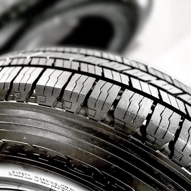 Alt view image 5 of 5 - 285/60R20 125/122Q E (10 Ply) - RBP Guarantor H/T Highway All Season Tire