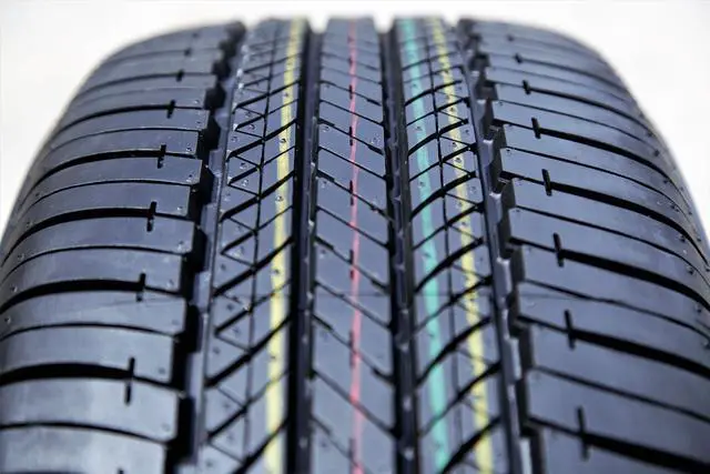 Alt view image 7 of 11 - P225/60RF17 Bridgestone Turanza EL400 98T BSW Tire