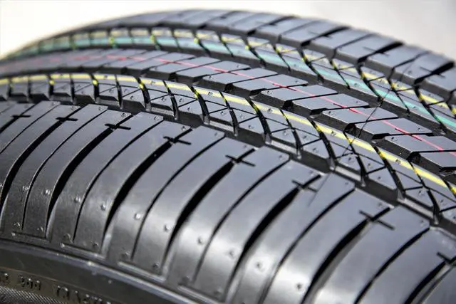 Alt view image 8 of 11 - P225/60RF17 Bridgestone Turanza EL400 98T BSW Tire