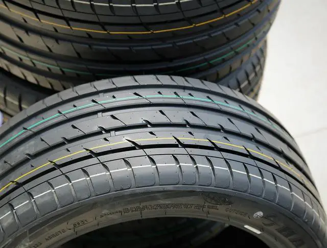 Alt view image 7 of 7 - 235/40R17 ZR 94W XL - Haida HD927SP High Performance All Season Tire