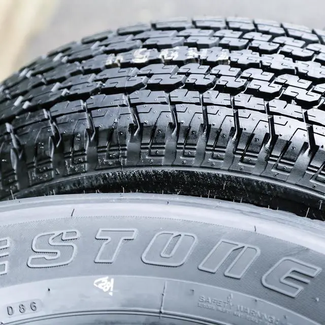 Alt view image 6 of 7 - 235/60R16 100H - Bridgestone Dueler H/T 840 Highway All Season Tire