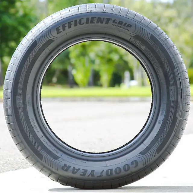 Alt view image 4 of 7 - 215/60R16 95V - Goodyear EfficientGrip Performance Tire