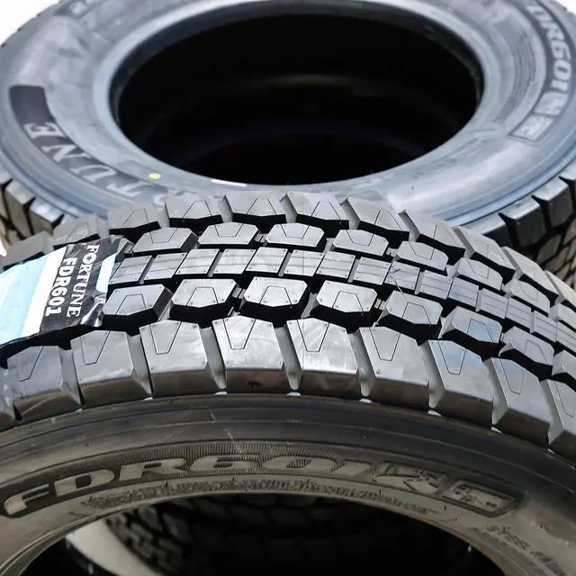 Alt view image 4 of 7 - 225/70R19.5 128/126N G (14 Ply) - Fortune FDR601 ET Highway All Season Tire